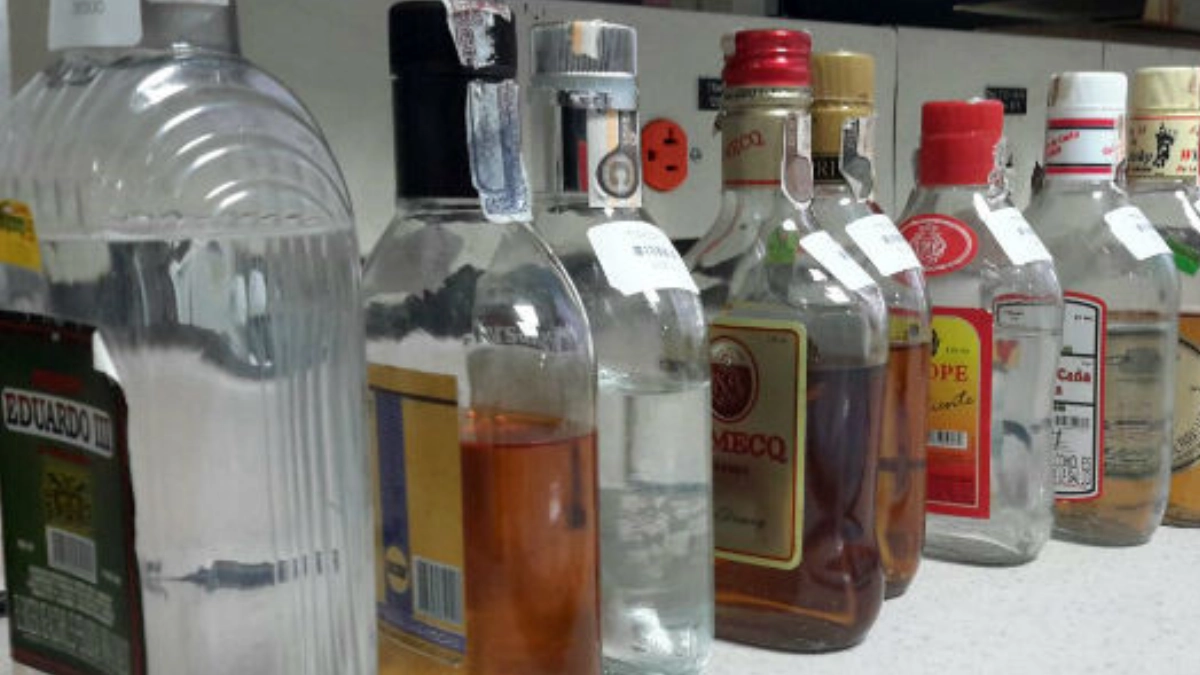 Alertan por aumento de venta de alcohol adulterado en redes sociales y plataformas digitales