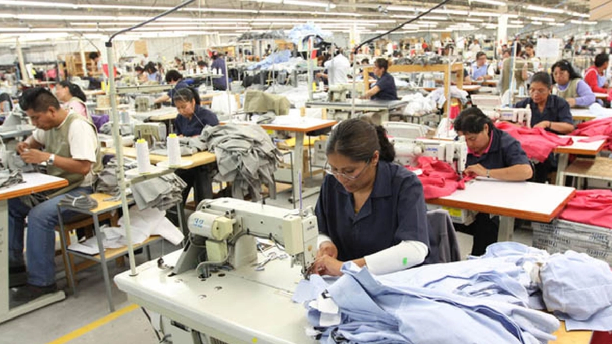 Mujeres sostienen la industria textil, pero enfrentan bajos salarios e informalidad laboral