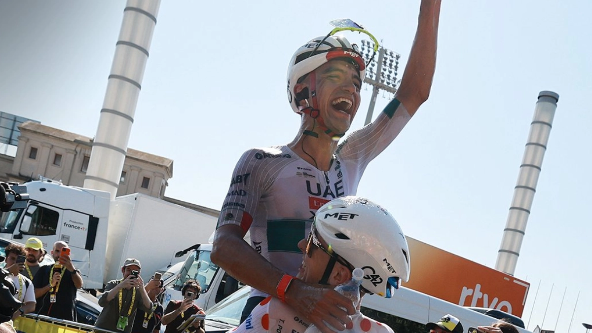 Isaac del Toro conquista su primera etapa del Tour de Francia y hace historia para el ciclismo mexicano