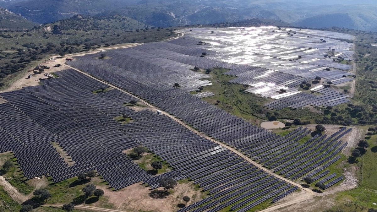 México construirá parque solar con almacenamiento de energía; inversión supera los 3 mil millones de pesos