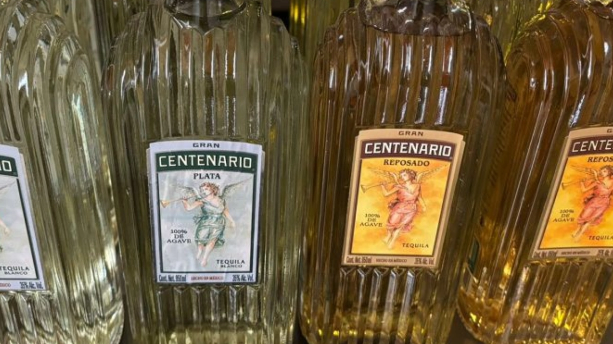 Cofepris alerta por tequila falsificado de la marca Gran Centenario