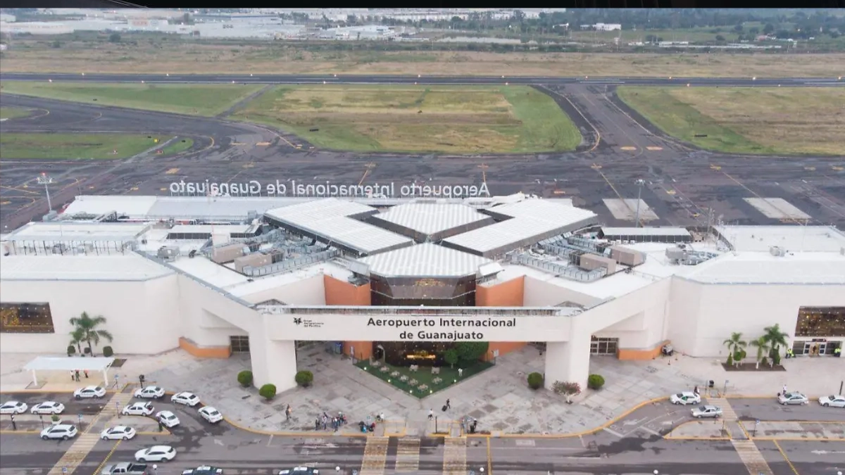 Buscan que Aeropuerto Internacional de Guanajuato lleve el nombre de José Alfredo Jiménez