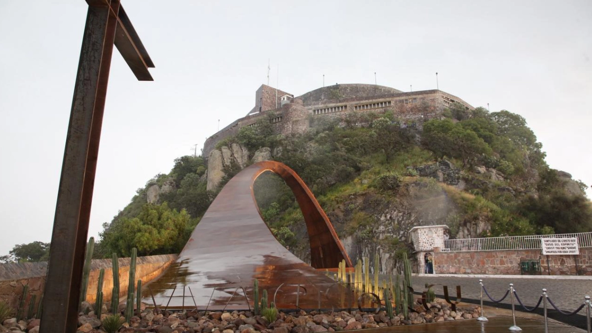 Entregan nuevo acceso al Santuario de Cristo Rey en el Cerro del Cubilete