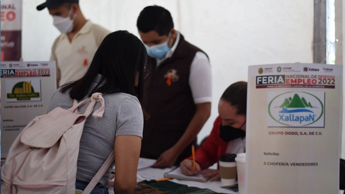 Casi 15 millones de jóvenes en México enfrentan pobreza, empleo precario o exclusión educativa