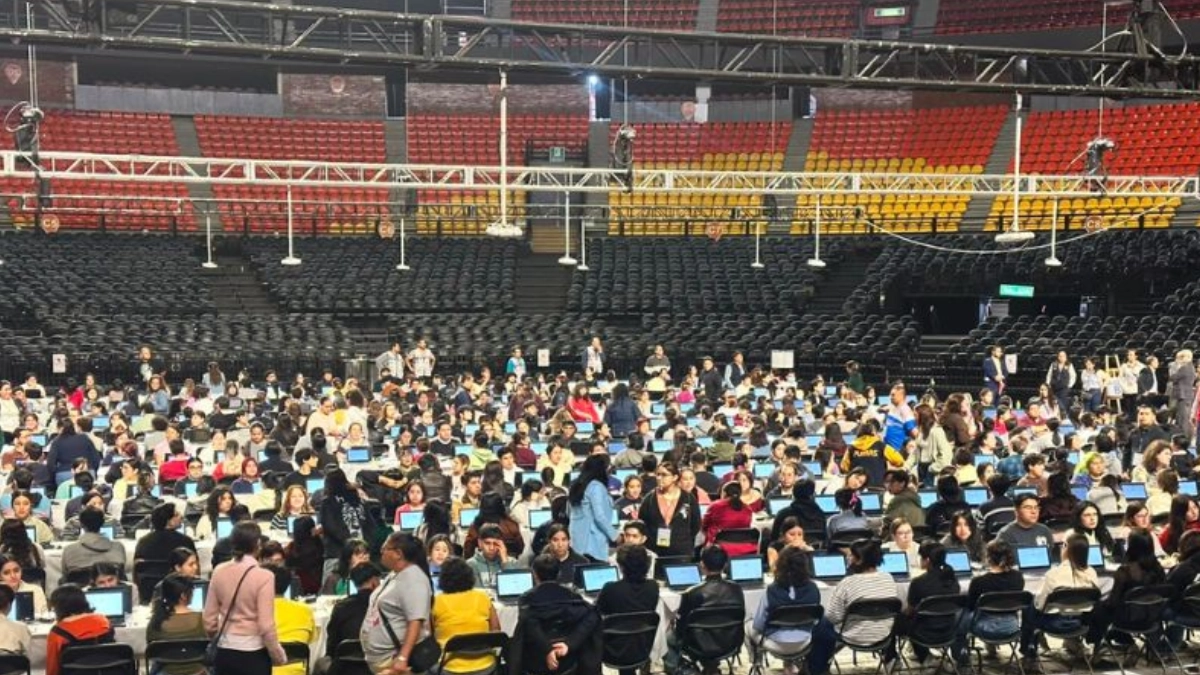 UNAM detecta 22 intentos de trampa, incluidos lentes con IA, en examen presencial de admisión