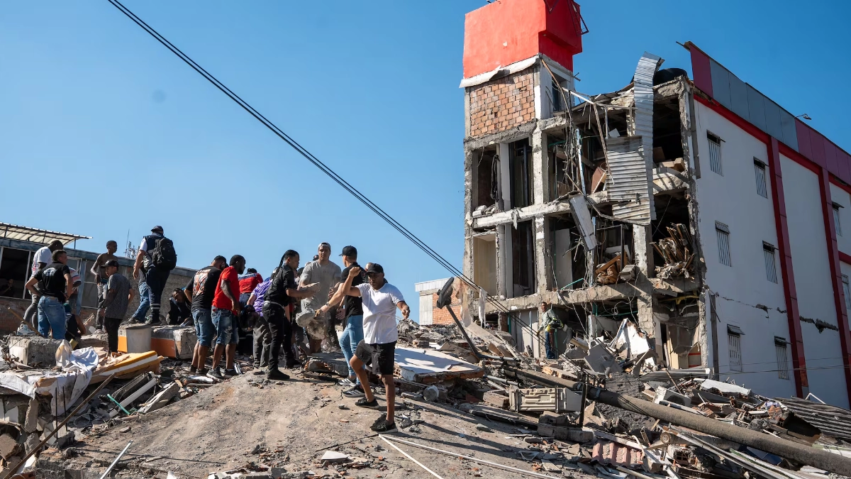 Terremoto de magnitud 7.4 deja al menos 77 muertos y graves daños en Colombia