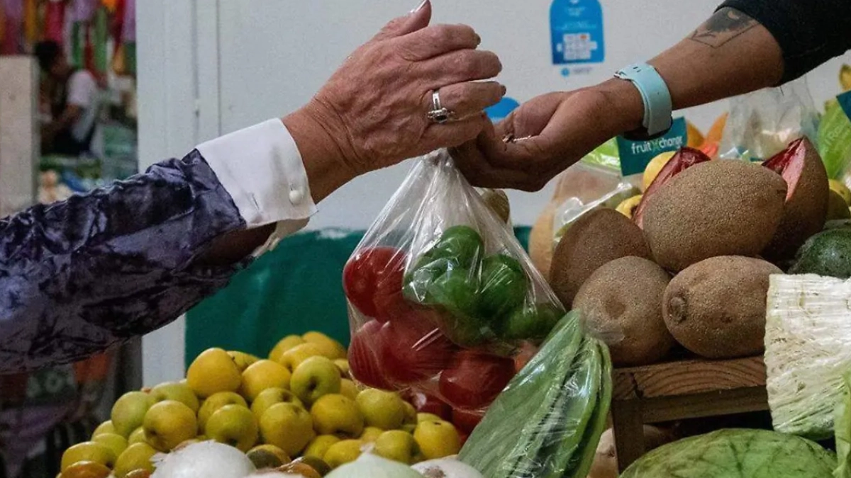 Falta de dinero obliga a millones de hogares mexicanos a reducir su alimentación
