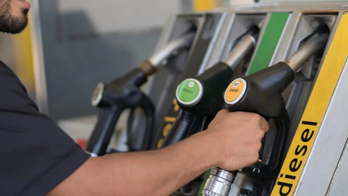 Trump plantea prohibir exportaciones de diésel de Estados Unidos ante alza de combustibles