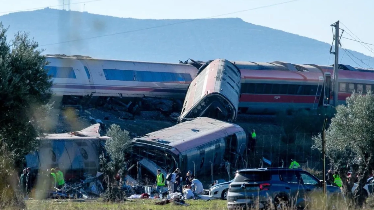 España investiga accidente ferroviario en Toledo que deja 68 muertos