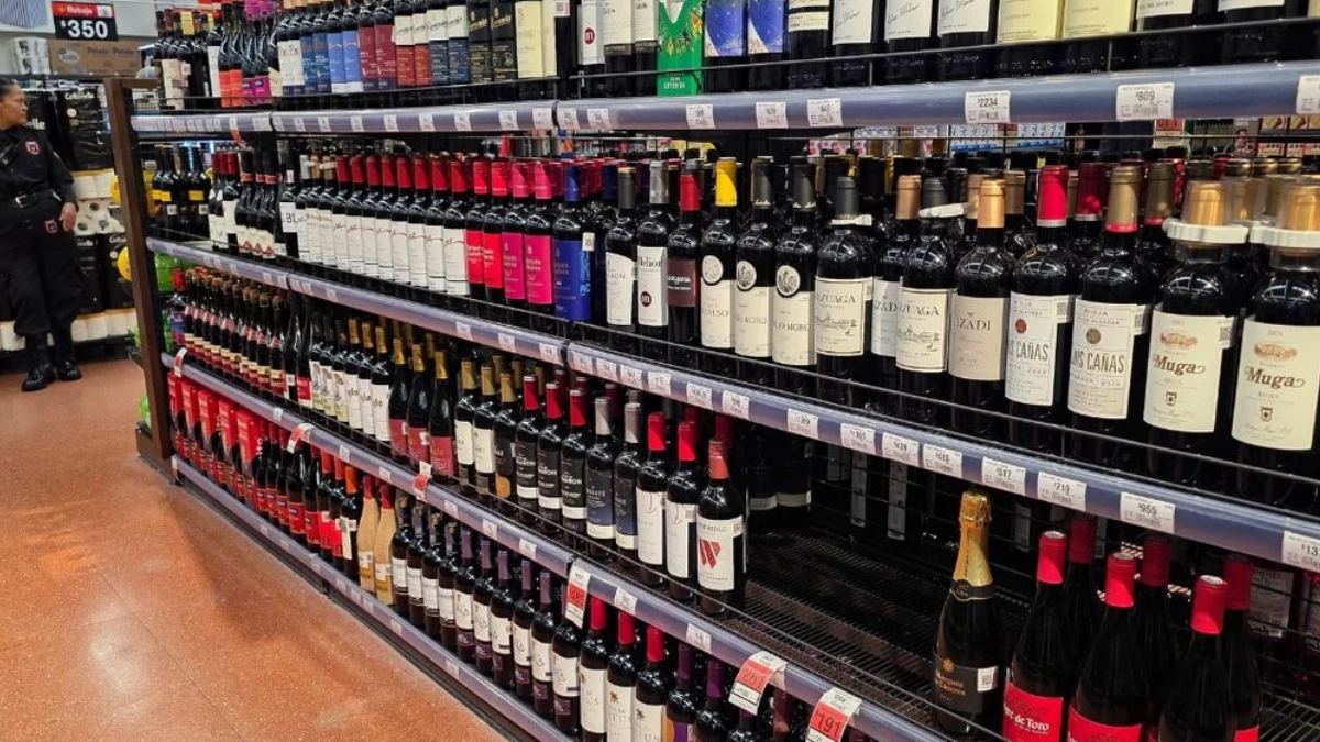 Consumo de alcohol causó miles de muertes por cáncer en México; especialistas piden regular su venta y publicidad