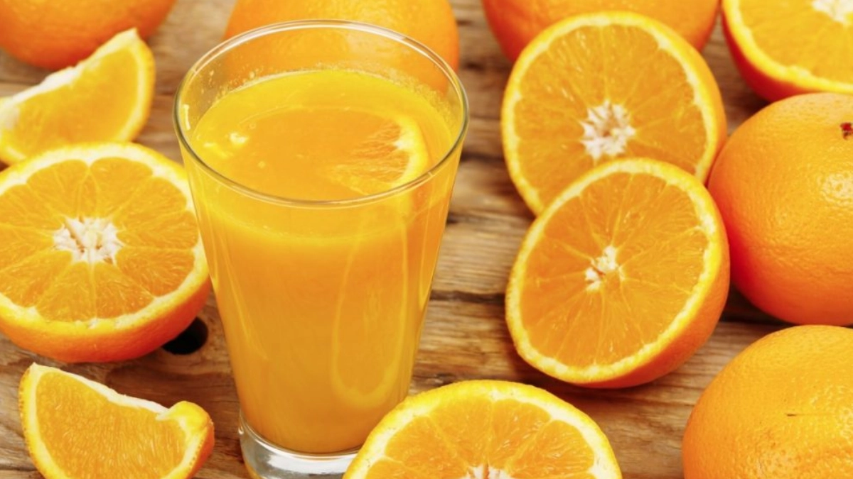 ¿Jugo de naranja en ayunas o durante el desayuno? Un estudio revela por qué importa cuándo lo consumes