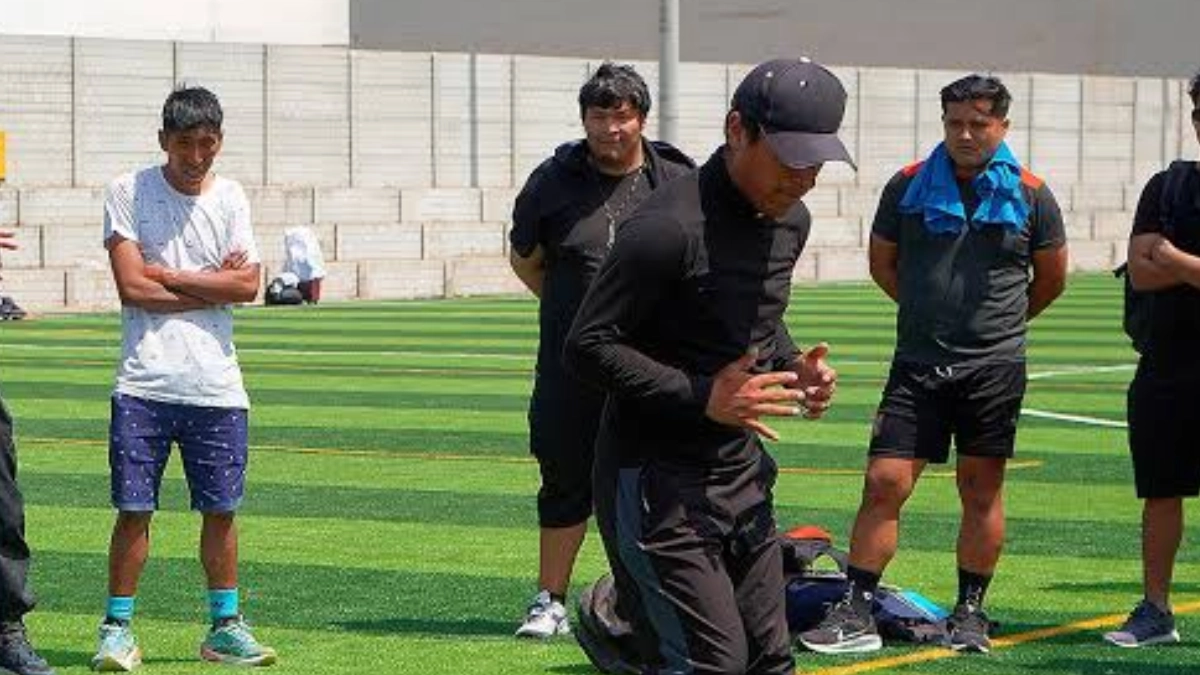 Investigan presunta red de títulos exprés para técnicos de futbol; salpican a exfiguras internacionales